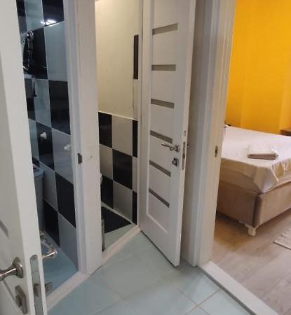 One Room With A Shared Bathroom Кишинёв Экстерьер фото