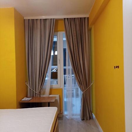 One Room With A Shared Bathroom Кишинёв Экстерьер фото